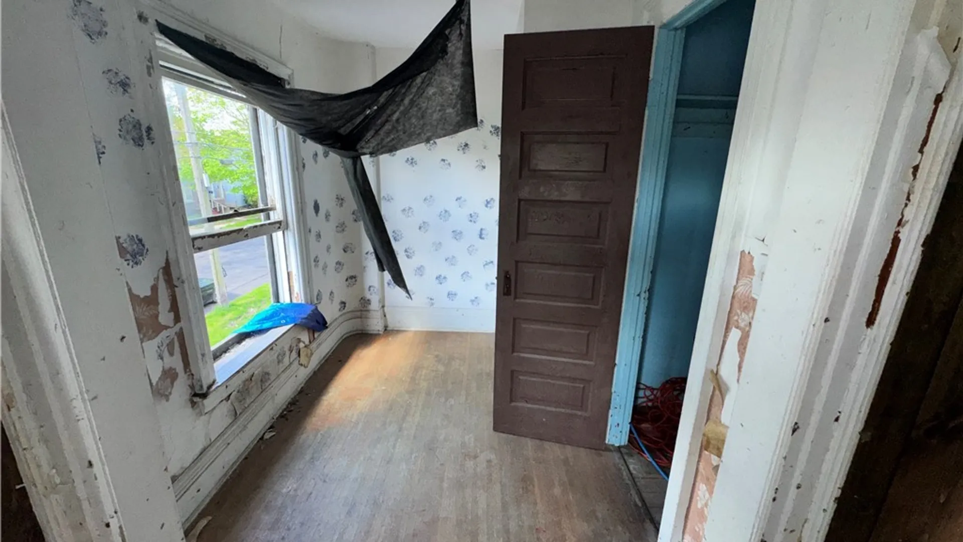 Property at 1018 Cleveland Avenue, Niagara Falls, NY 14305 12