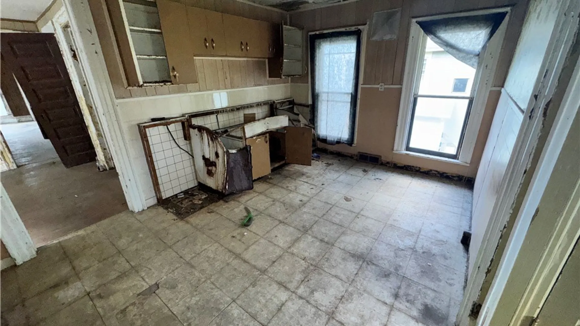 Property at 1018 Cleveland Avenue, Niagara Falls, NY 14305 16