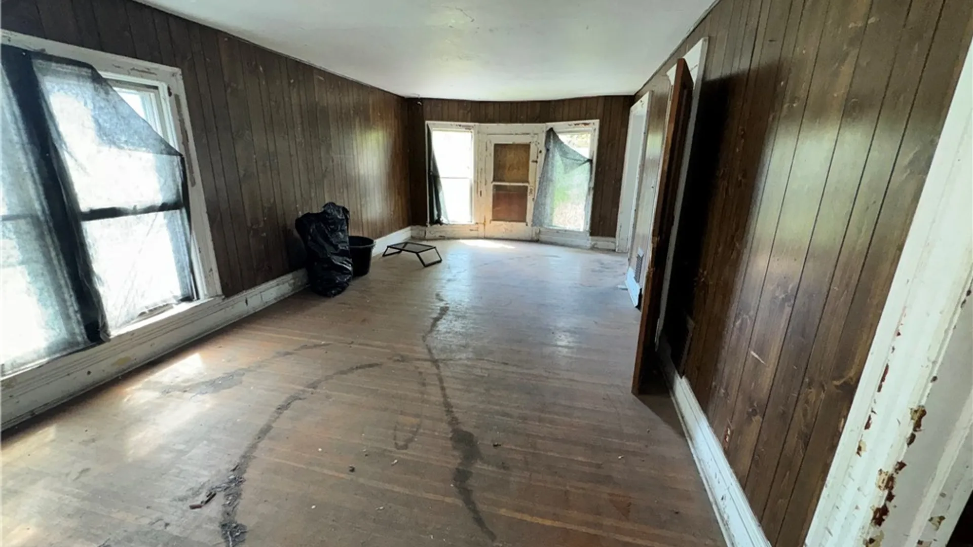 Property at 1018 Cleveland Avenue, Niagara Falls, NY 14305 6
