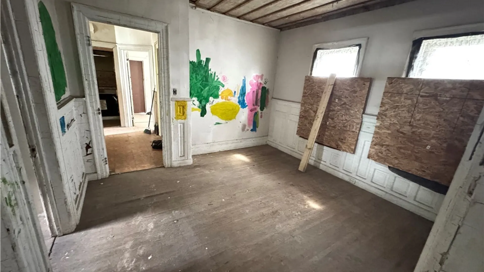 Property at 1018 Cleveland Avenue, Niagara Falls, NY 14305 8