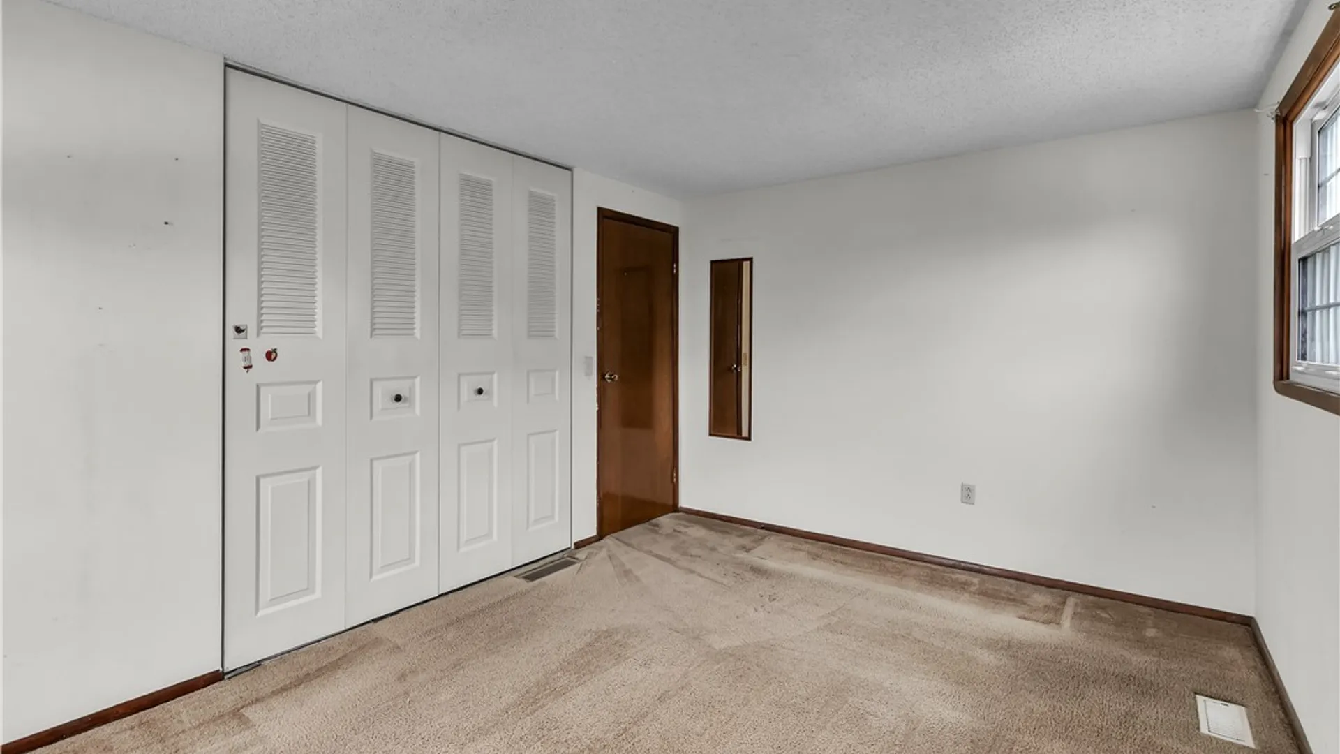 Property at 1367 Vanderbilt Avenue, North Tonawanda, NY 14120 12