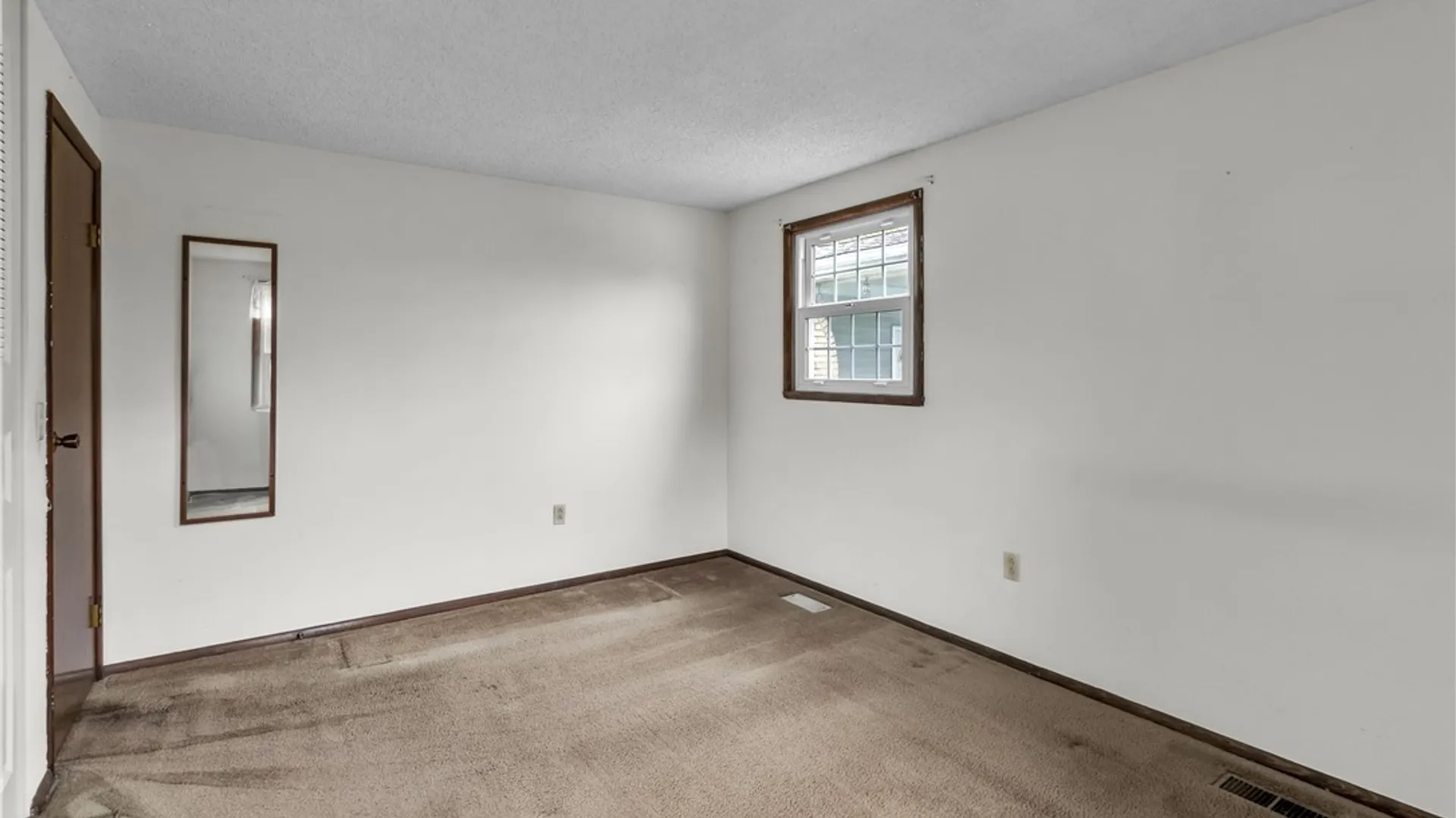 Property at 1367 Vanderbilt Avenue, North Tonawanda, NY 14120 14