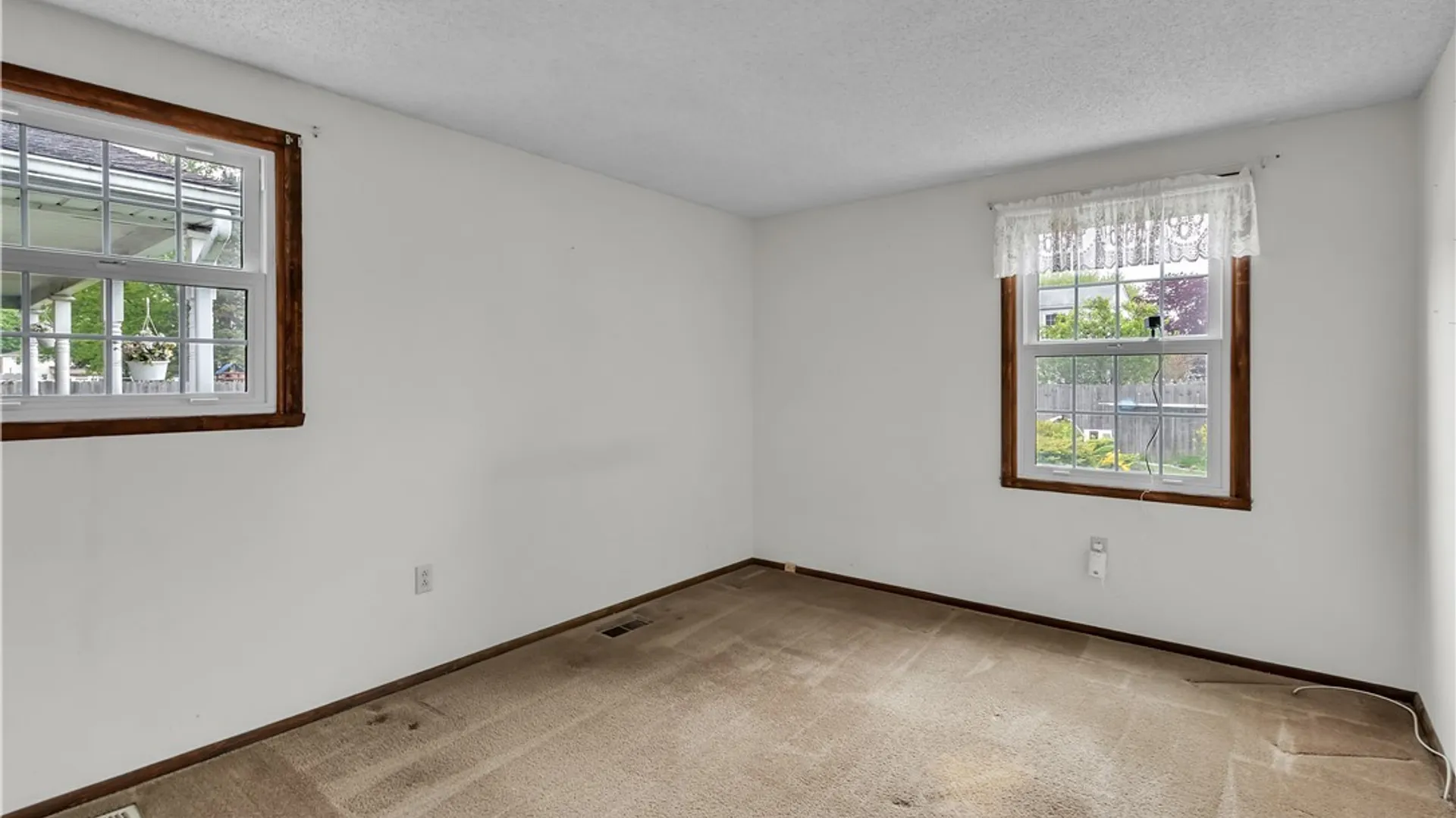Property at 1367 Vanderbilt Avenue, North Tonawanda, NY 14120 15