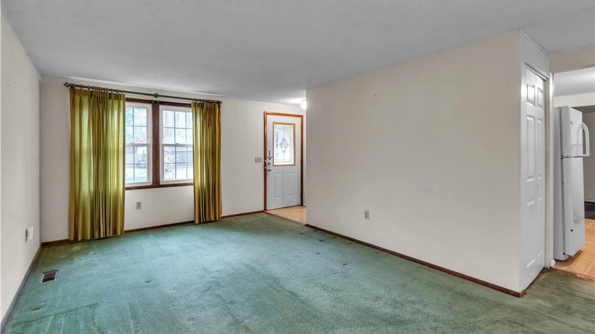 Property at 1367 Vanderbilt Avenue, North Tonawanda, NY 14120 7