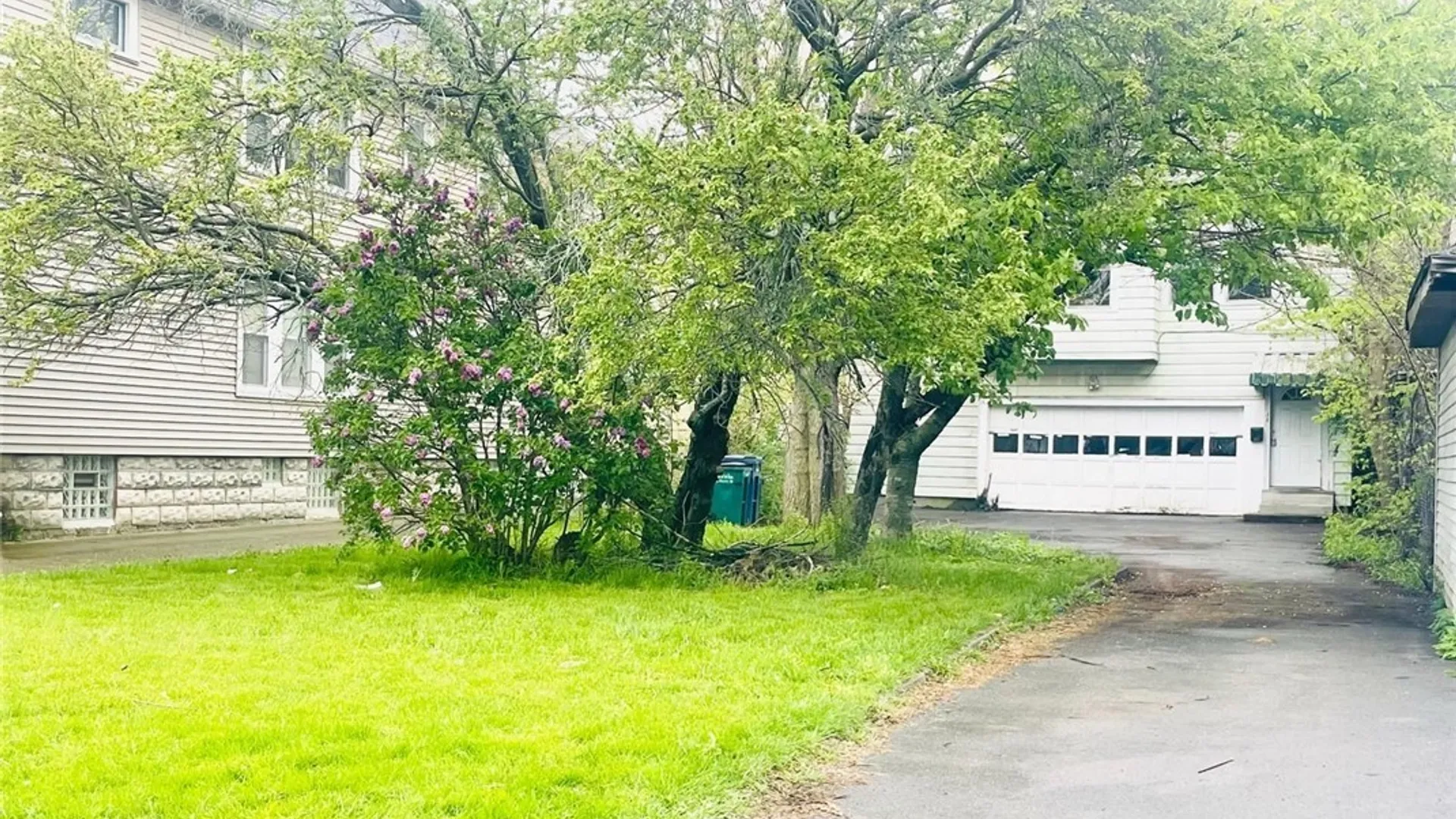 Property at 115 Stratford Road, Buffalo, NY 14216 2