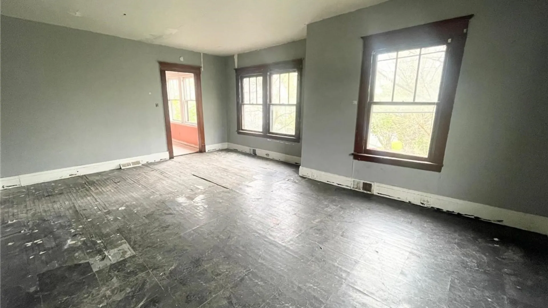 Property at 115 Stratford Road, Buffalo, NY 14216 4
