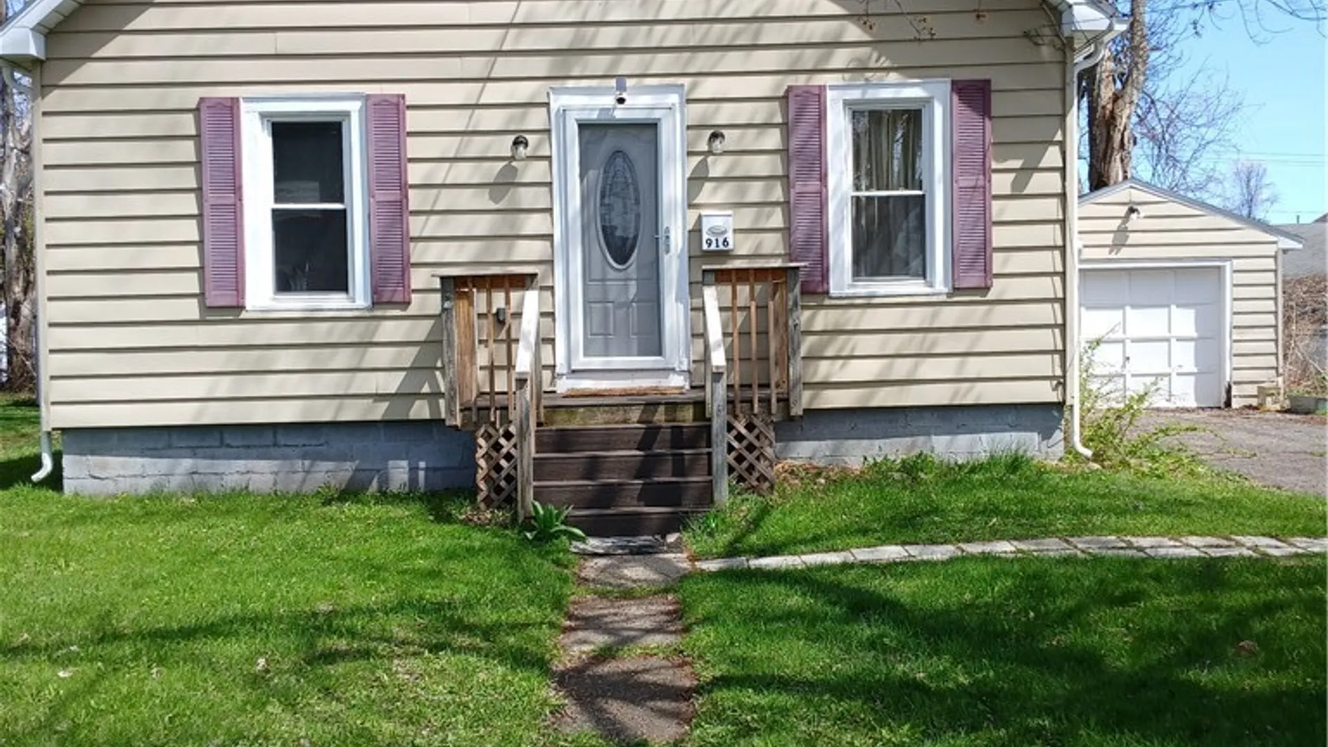 Property at 916 Elwood Street, Rome, NY 13440 2