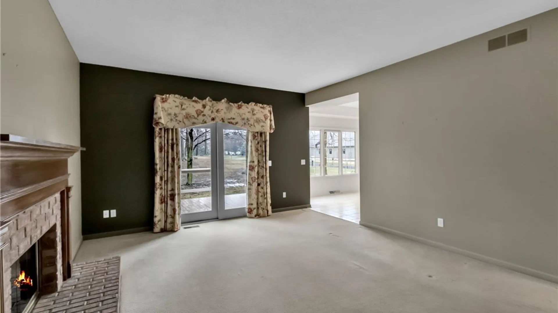 Property at 5546 Hemdale Drive, Clarence, NY 14221 11
