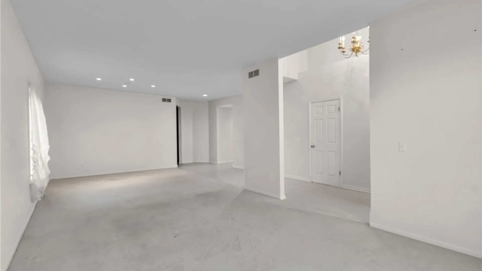 Property at 5546 Hemdale Drive, Clarence, NY 14221 9