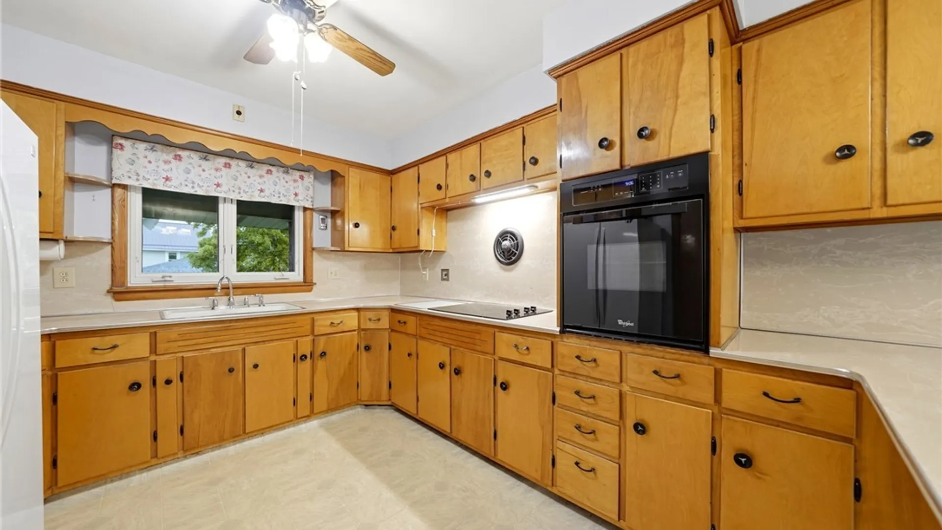 Property at 30 Woodward Avenue, Evans, NY 14006 15