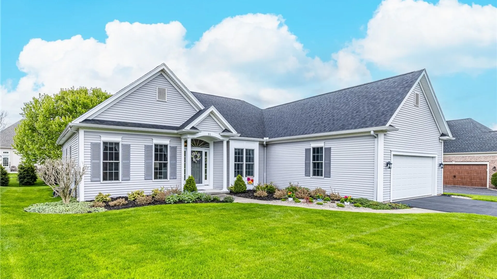 Property at 31 Brantley Way, Perinton, NY 14526 2