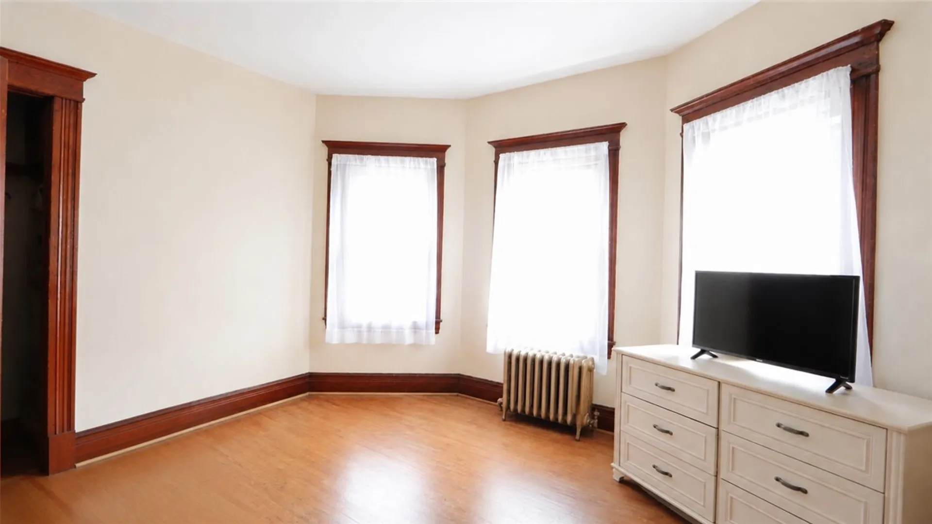 Property at 37 Hallenbeck Avenue, Geneva City, NY 14456 6