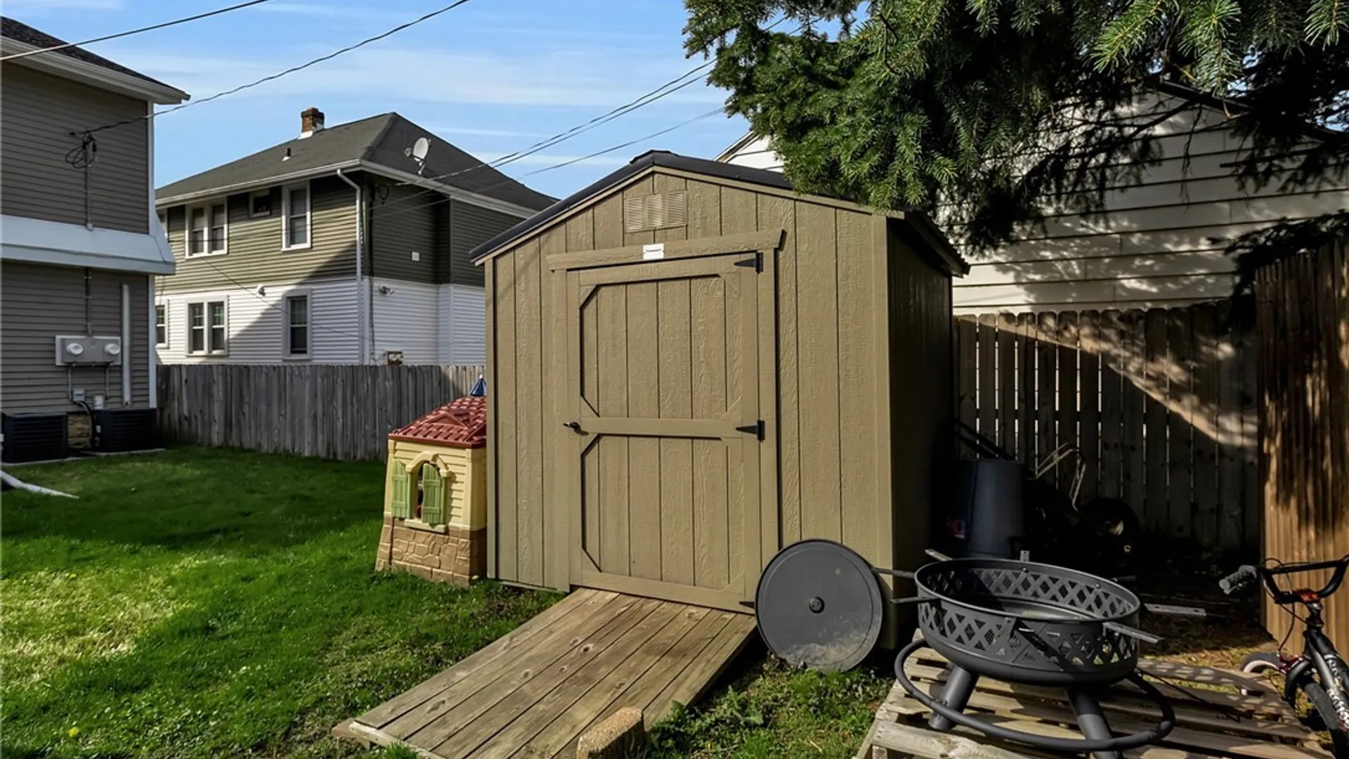 Property at 73 Columbia Parkway, West Seneca, NY 14224 11