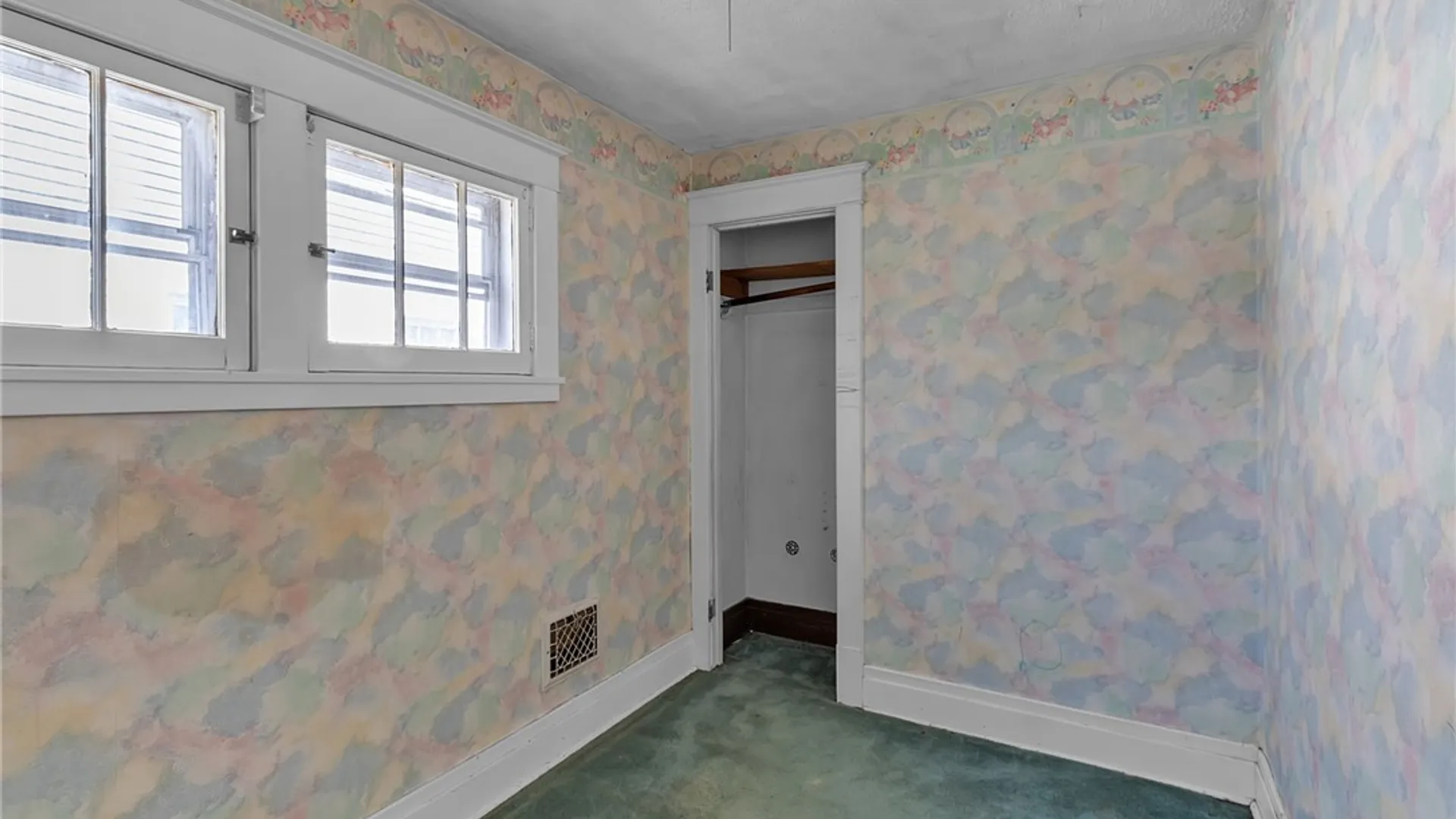 Property at 73 Columbia Parkway, West Seneca, NY 14224 19