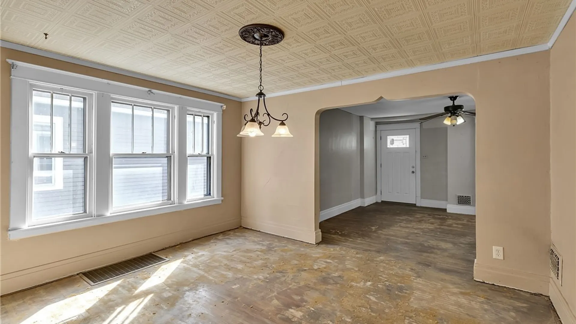 Property at 73 Columbia Parkway, West Seneca, NY 14224 37