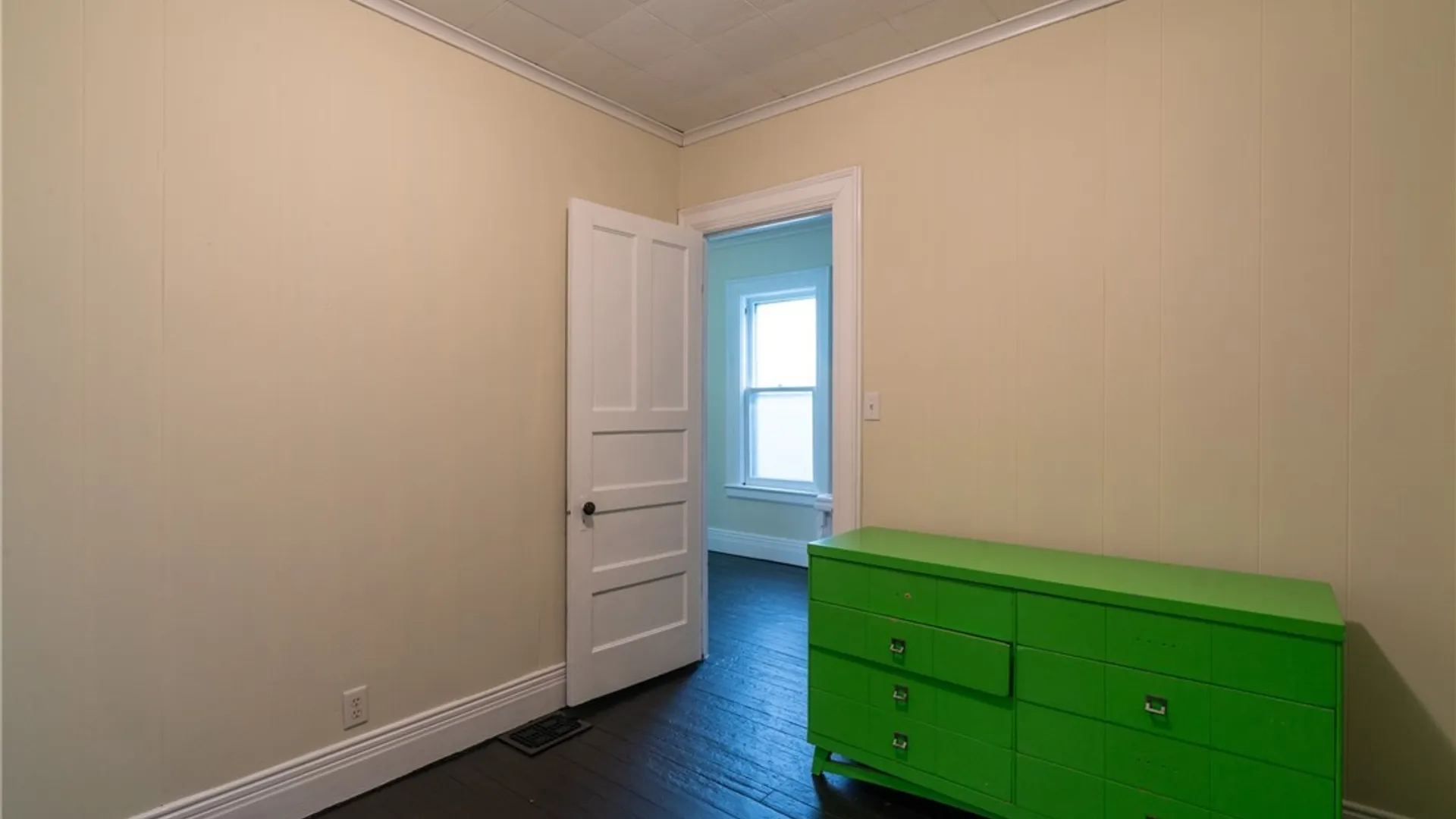 Property at 299 Delavan Ave Avenue, Buffalo, NY 14213 27