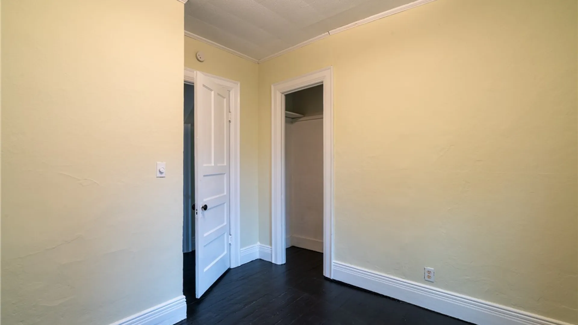 Property at 299 Delavan Ave Avenue, Buffalo, NY 14213 32