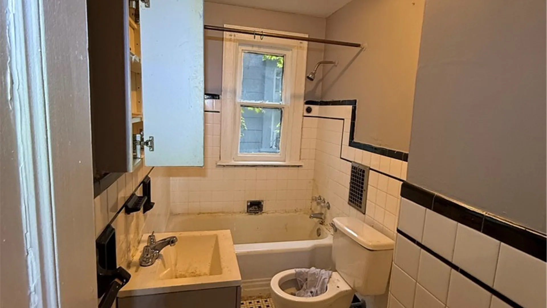 Property at 36 Avenue A, Rochester, NY 14621 18