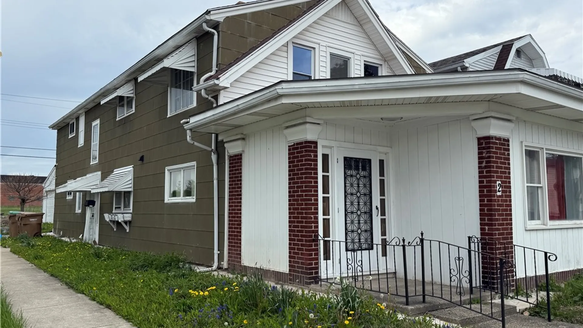 Property at 2 Rowan Road, Cheektowaga, NY 14215 3
