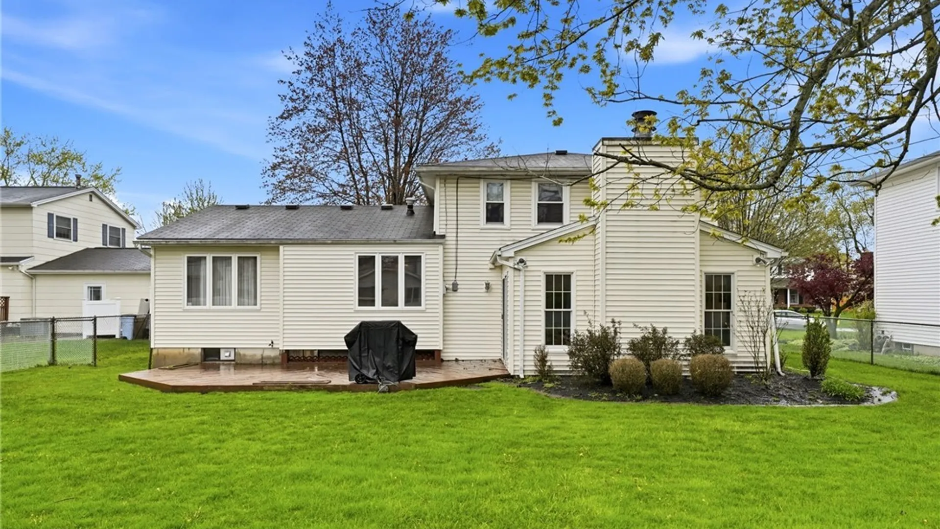 Property at 86 Tartan Lane, Amherst, NY 14221 4
