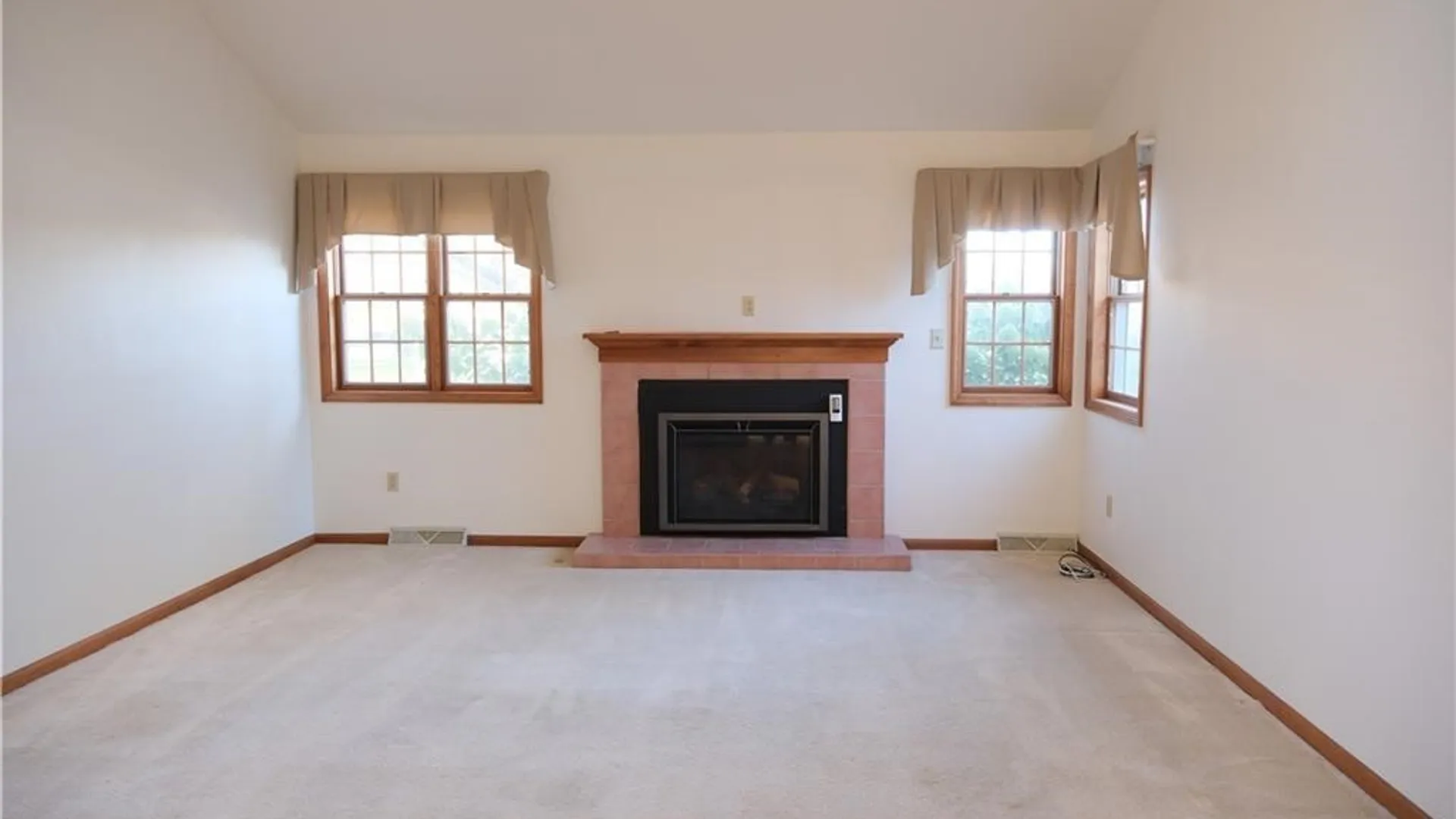 Property at 20 Southwick Drive, Orchard Park, NY 14127 3