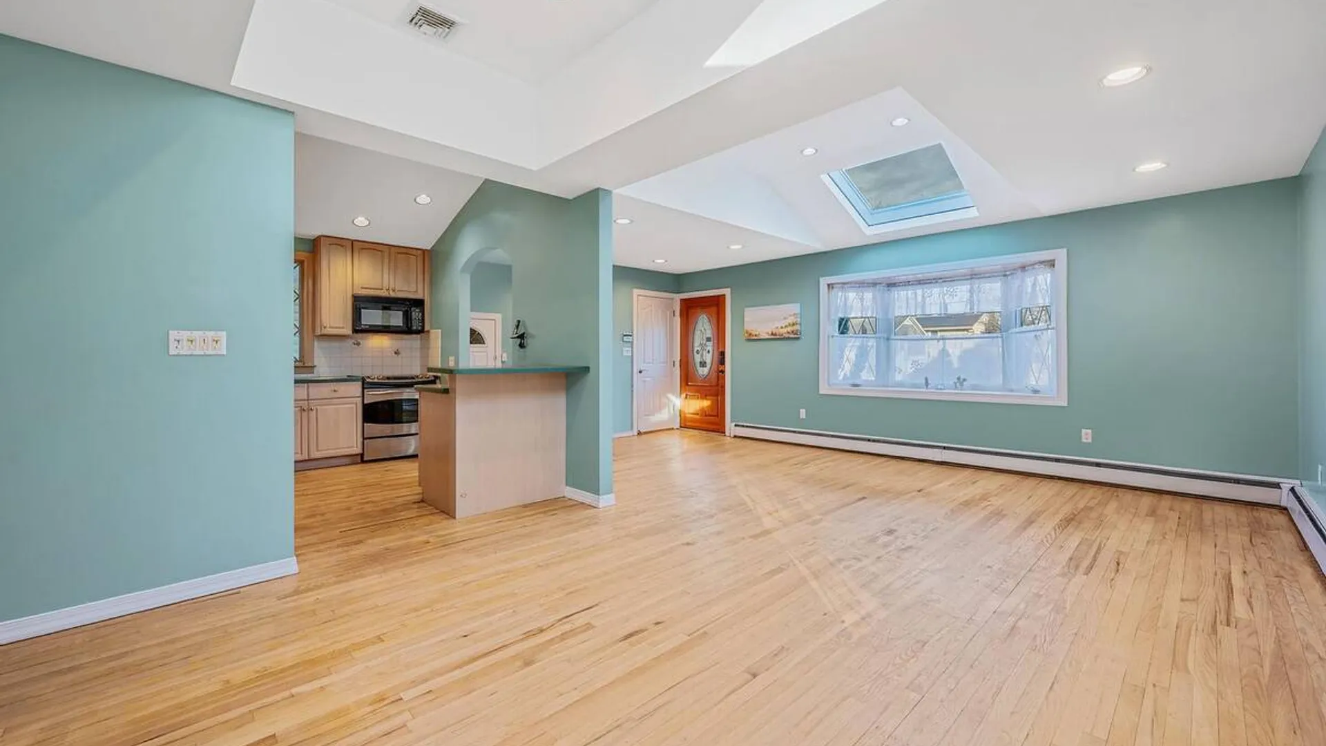 Property at 1616 Madison Avenue, West Islip, NY 11795 10