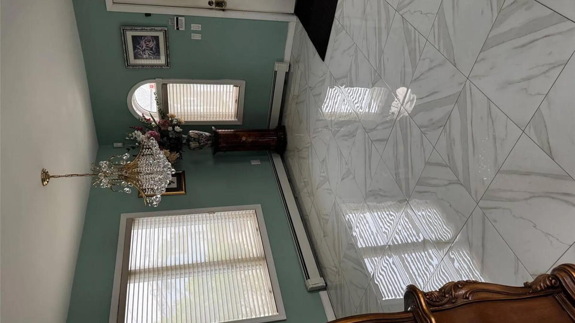 Property at 729 S 9th Street, Lindenhurst, NY 11757 4