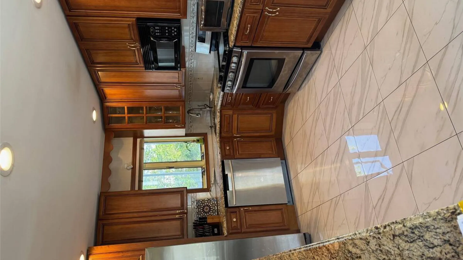 Property at 729 S 9th Street, Lindenhurst, NY 11757 7