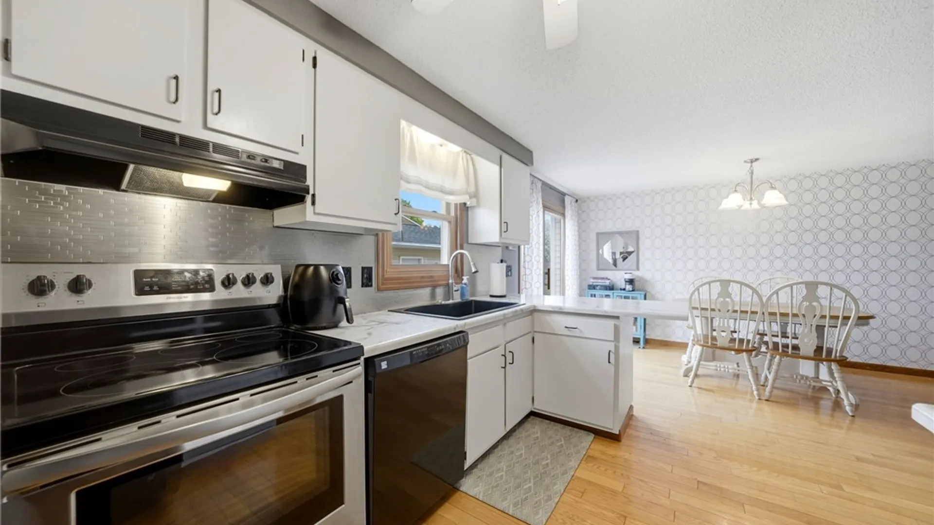 Property at 240 Wimbledon Court, West Seneca, NY 14224 19