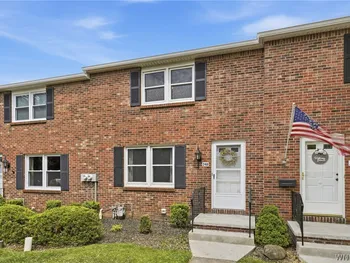240 Wimbledon Court, West Seneca, NY 14224