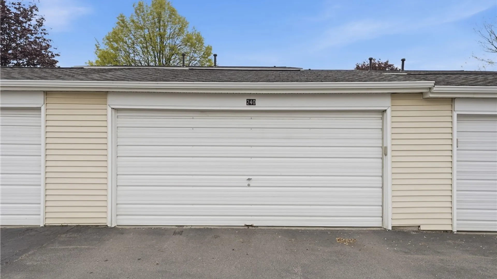 Property at 240 Wimbledon Court, West Seneca, NY 14224 39