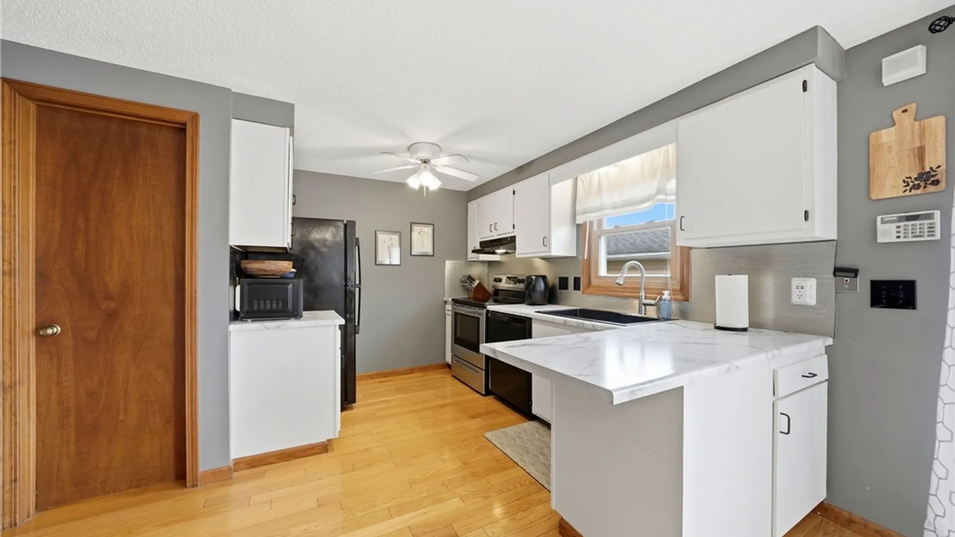 Property at 240 Wimbledon Court, West Seneca, NY 14224 13