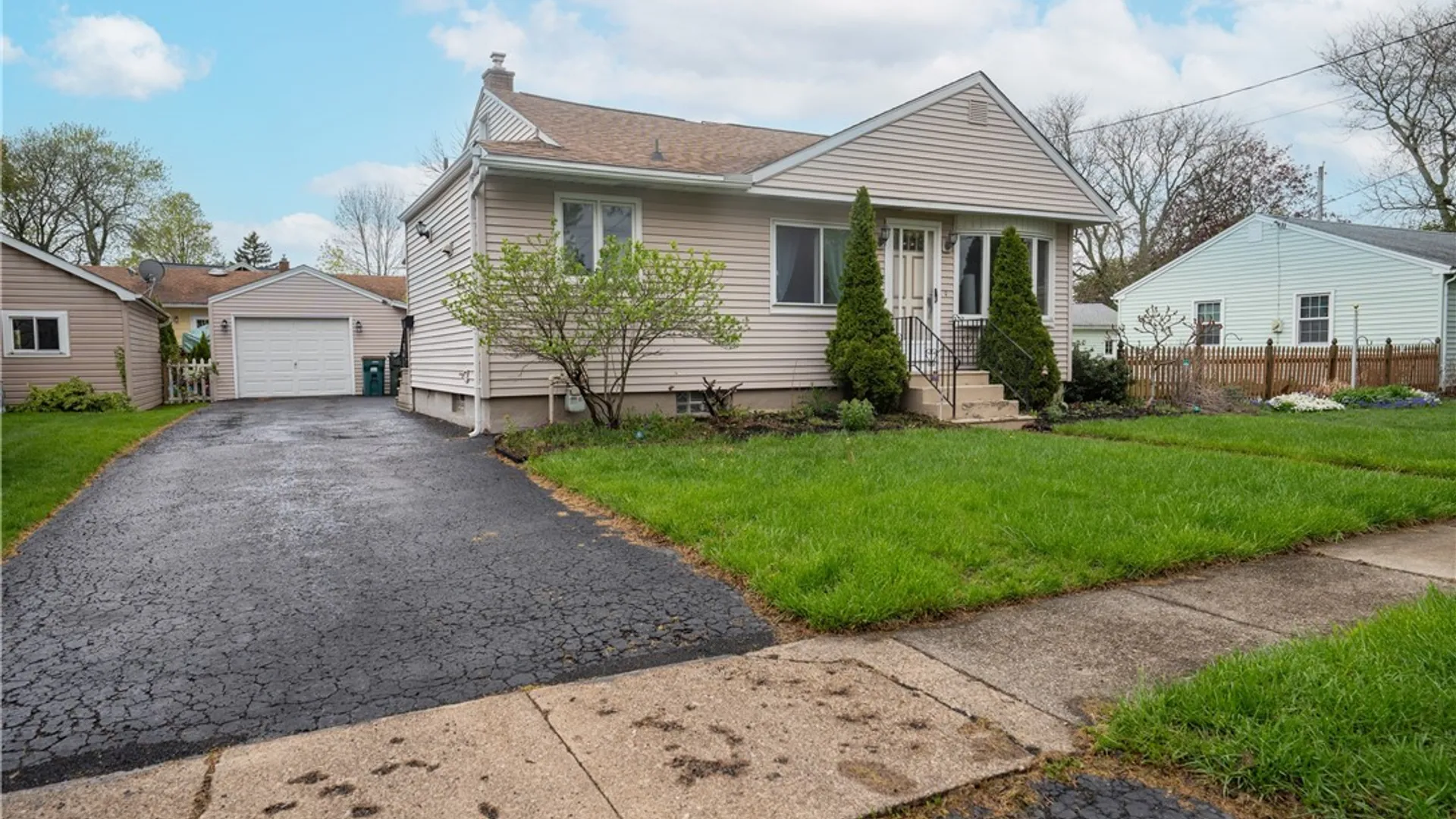 Property at 572 Gilmore Avenue, North Tonawanda, NY 14120 3