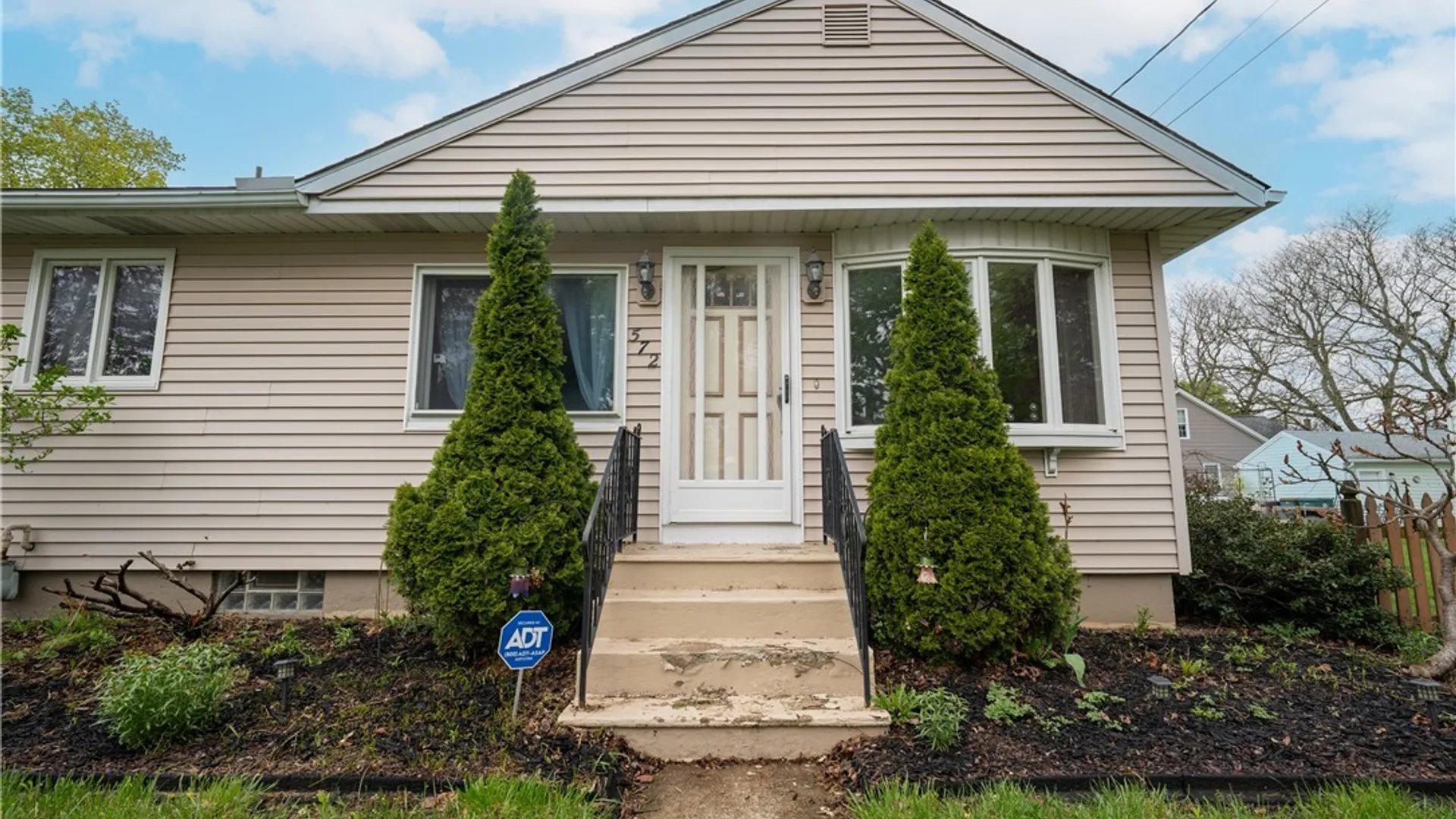 Property at 572 Gilmore Avenue, North Tonawanda, NY 14120 4
