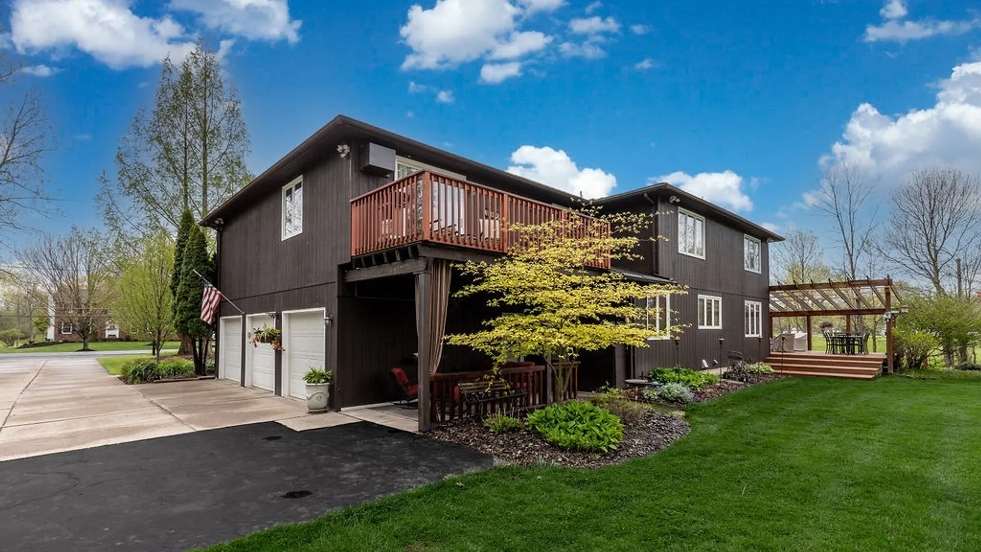 Property at 1731 Huth Road, Grand Island, NY 14072 3