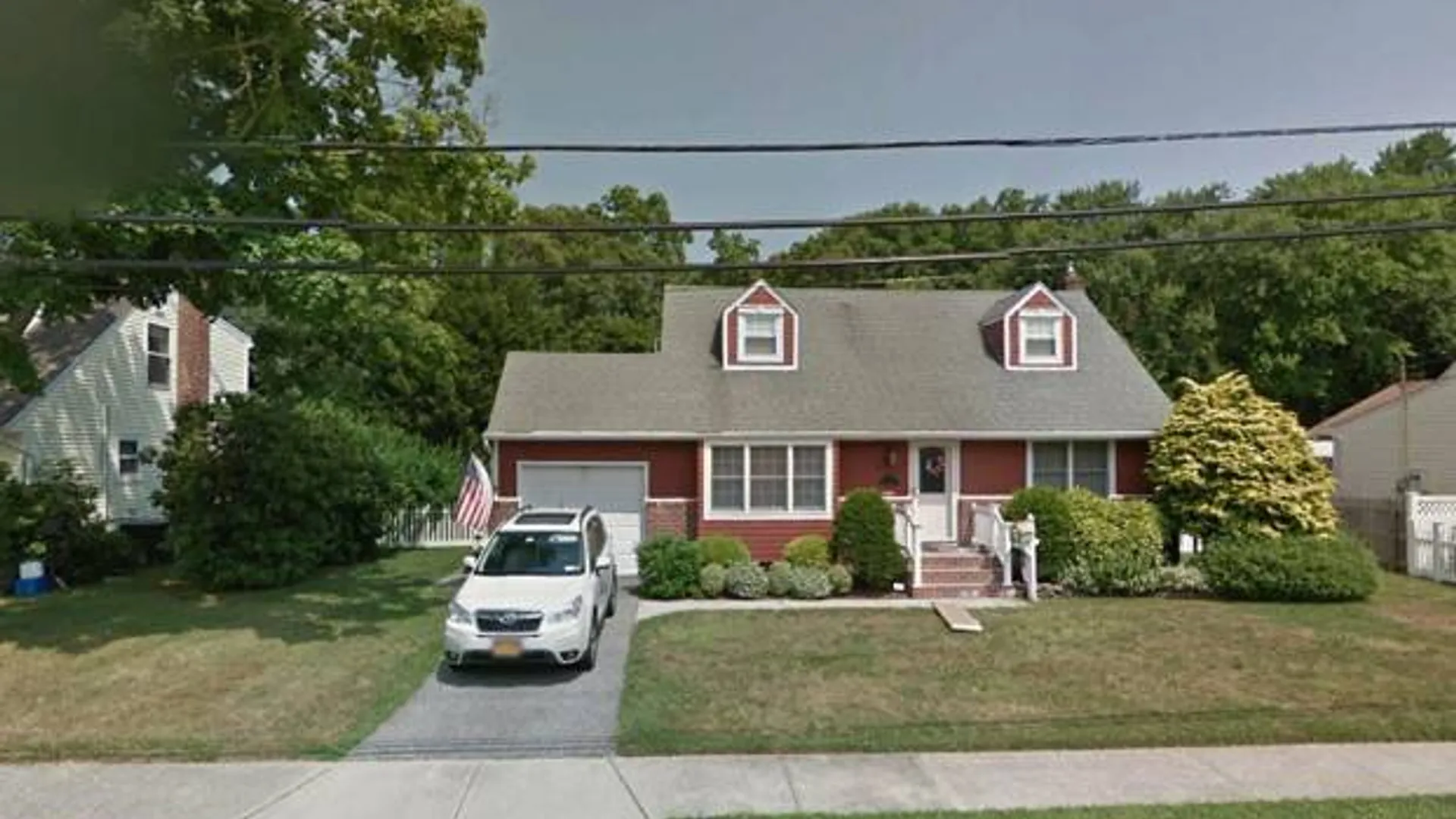 Property at 57 Birchbrook Dr, Smithtown, NY 11787 5