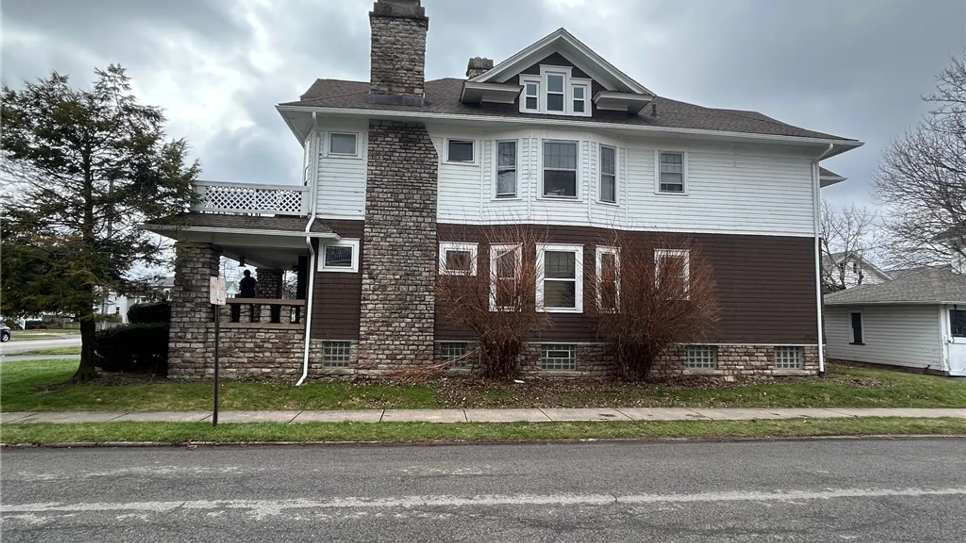 Property at 403 East Avenue, Lockport City, NY 14094 26