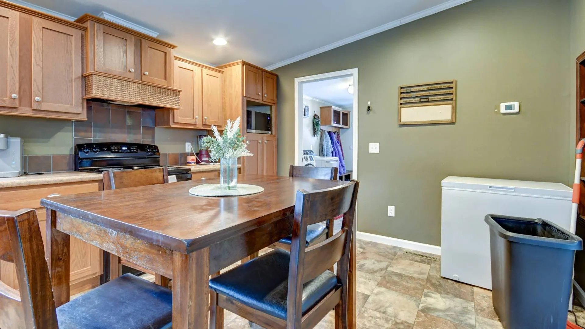 Property at 22 Leto Lane, Johnstown, NY 12095 12