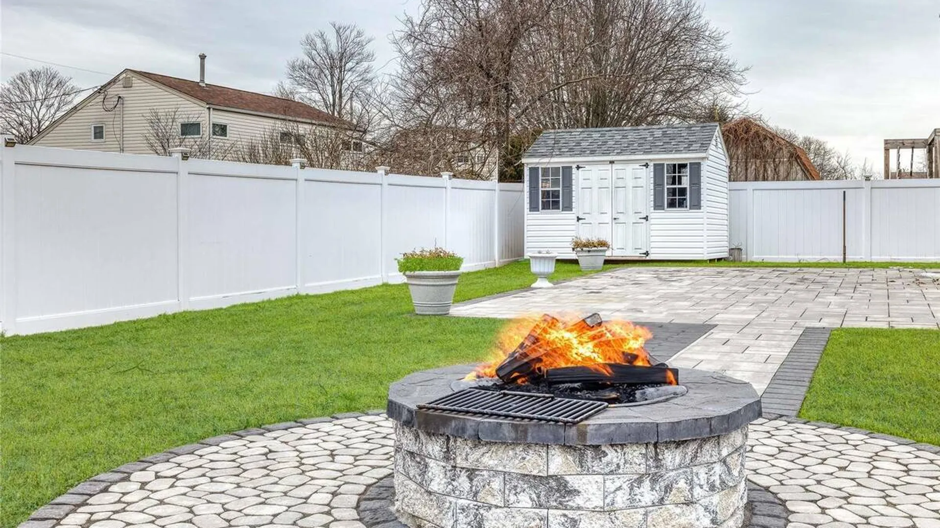 Property at 72 W Marine Avenue, Lindenhurst, NY 11757 4