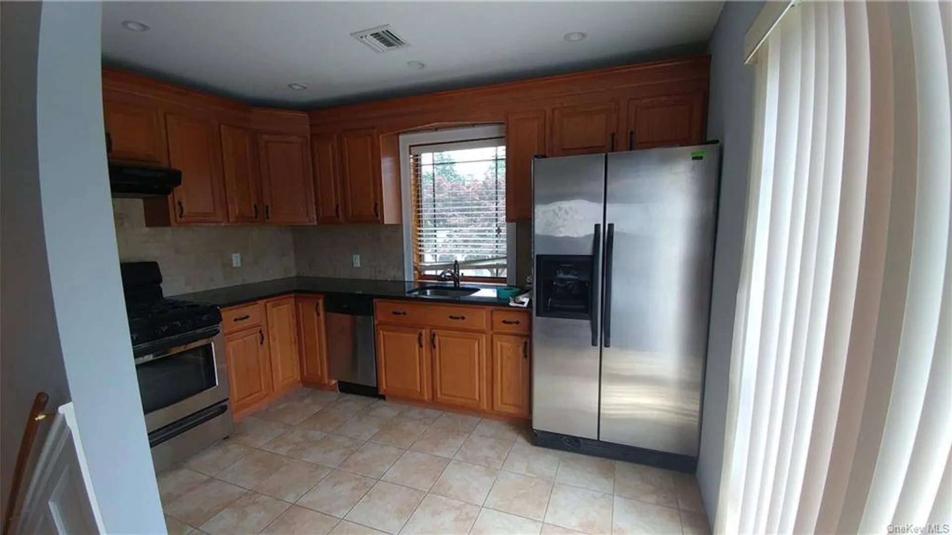 Property at 113 Maple Place, Yonkers, NY 10704 4