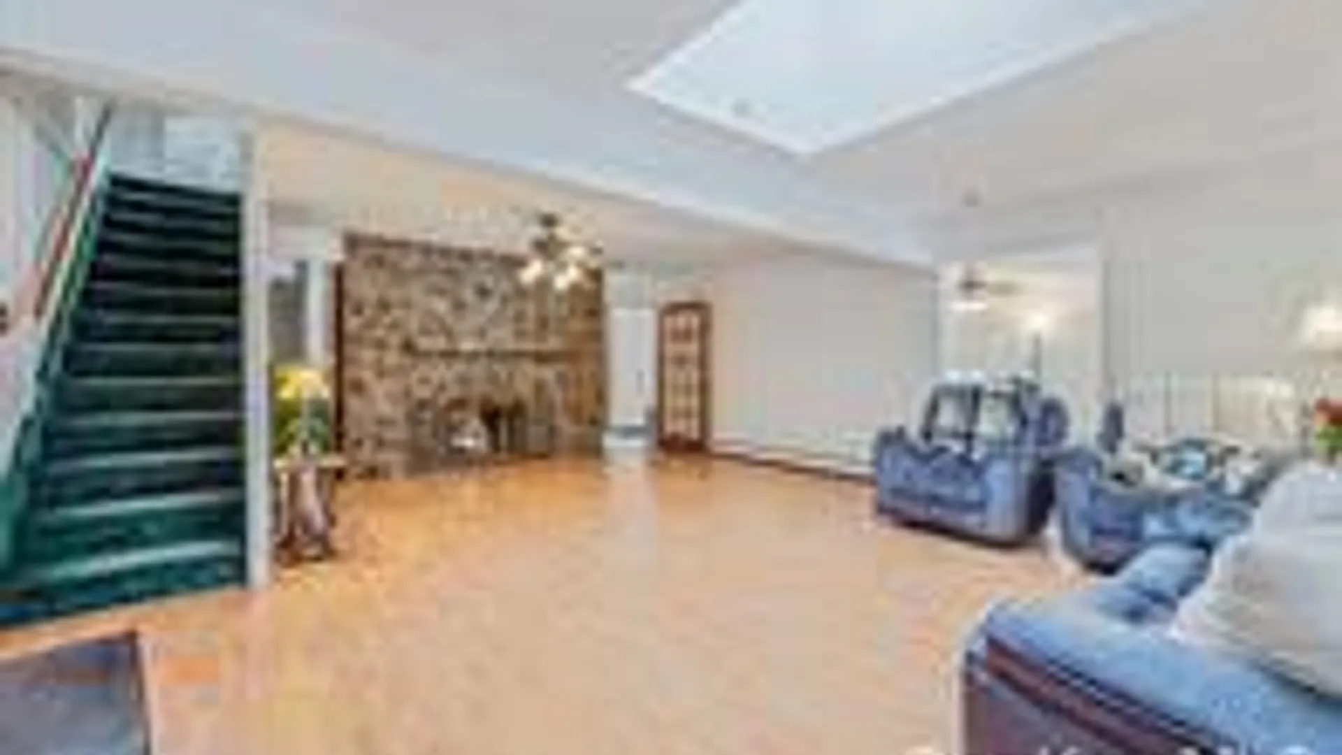 Property at 22 Mercury Lane, Levittown, NY 11758 15