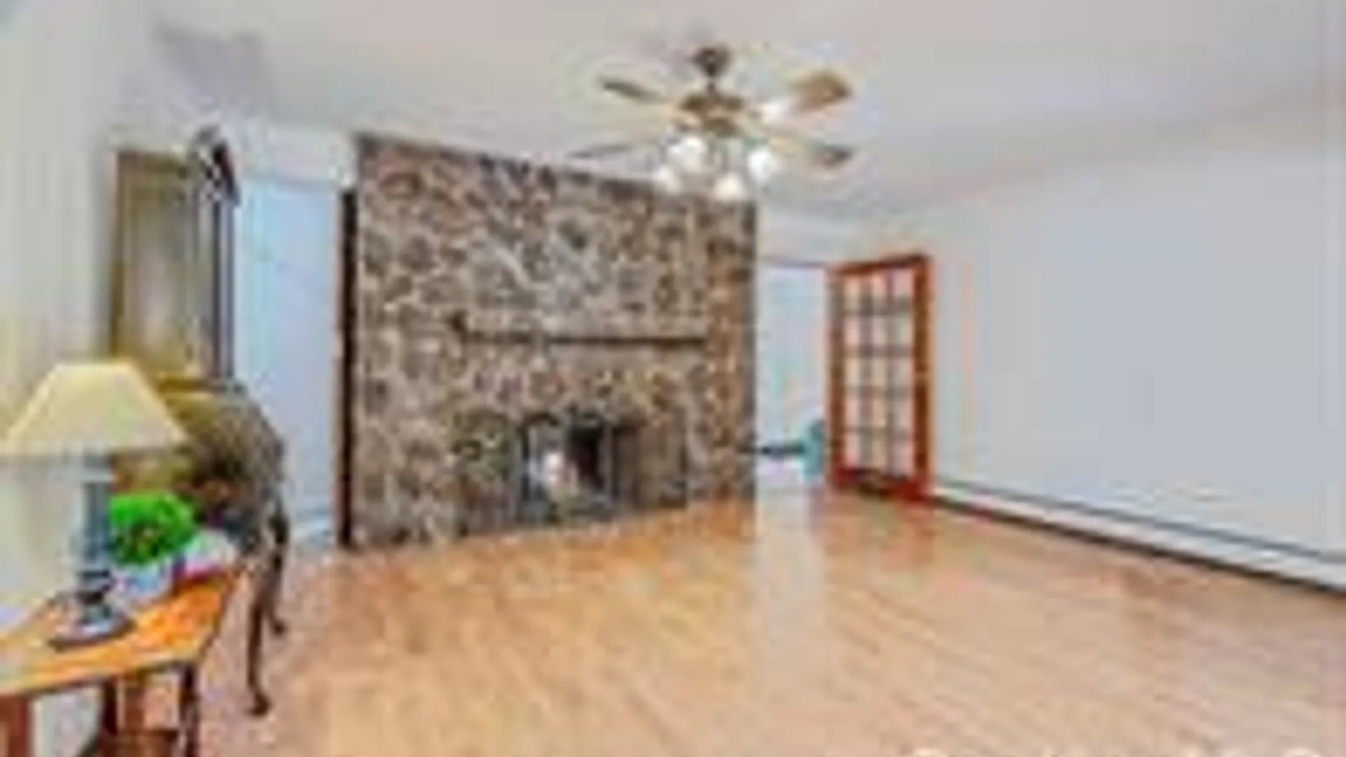 Property at 22 Mercury Lane, Levittown, NY 11758 16