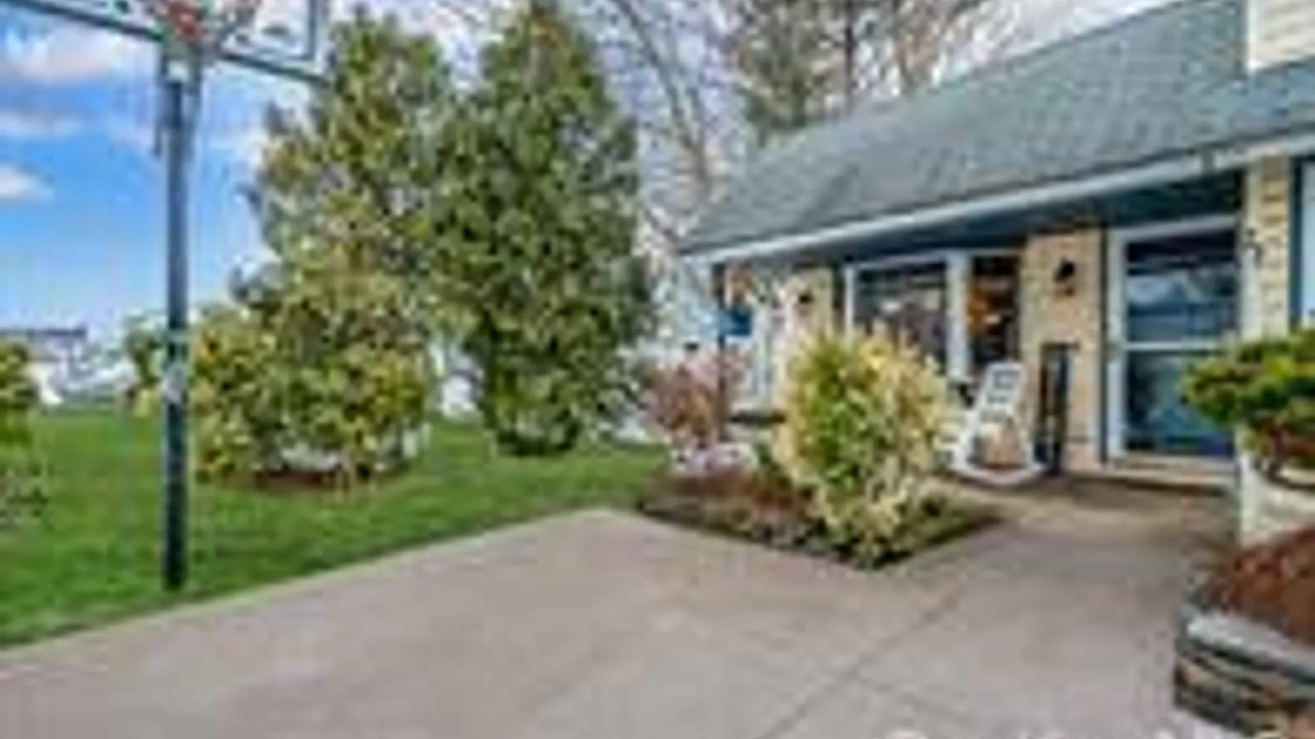 Property at 22 Mercury Lane, Levittown, NY 11758 2
