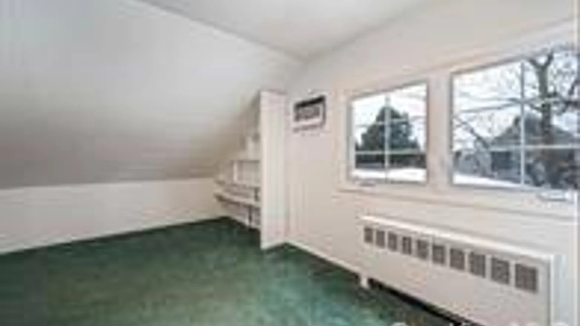 Property at 22 Mercury Lane, Levittown, NY 11758 24