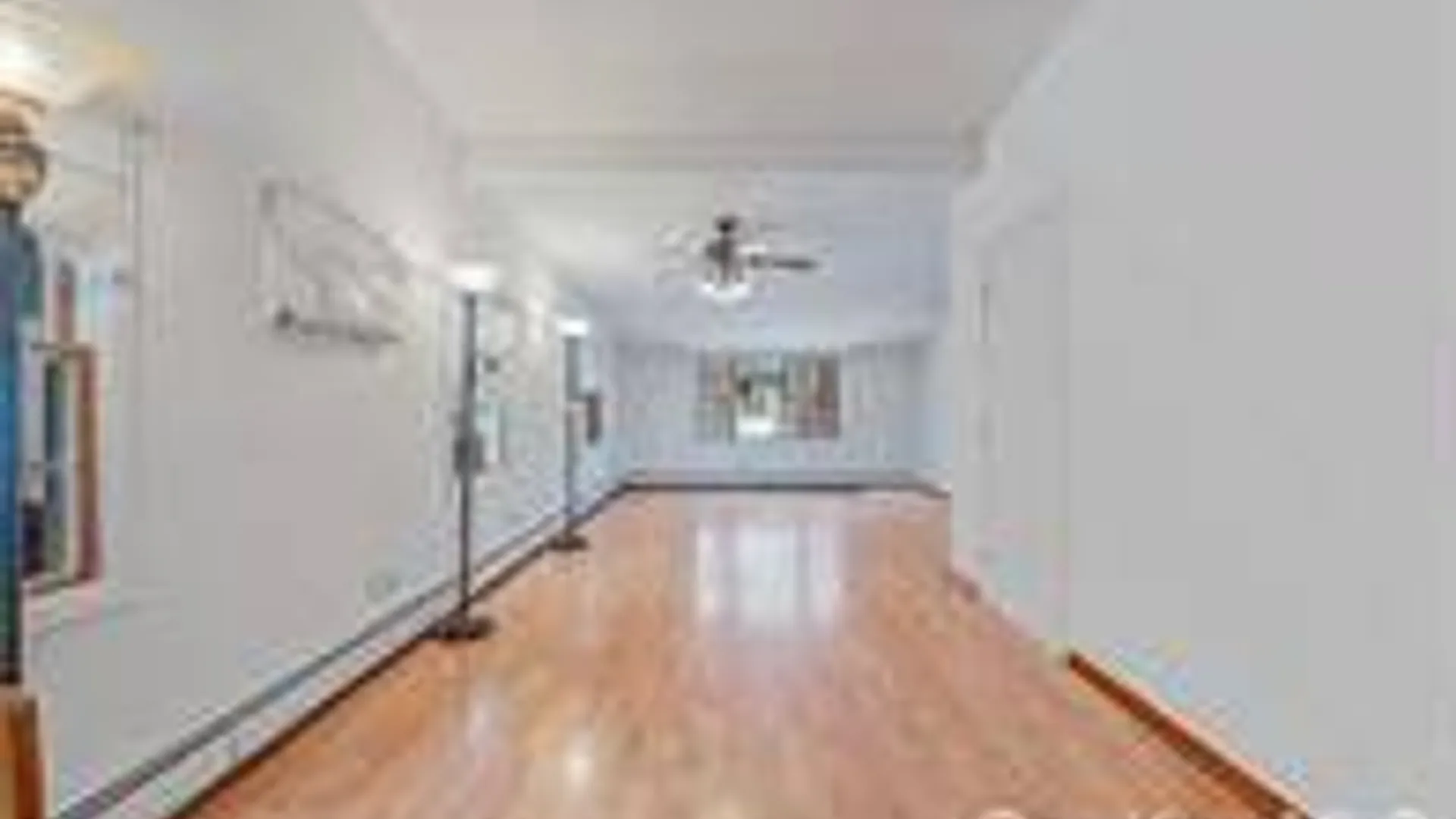 Property at 22 Mercury Lane, Levittown, NY 11758 5