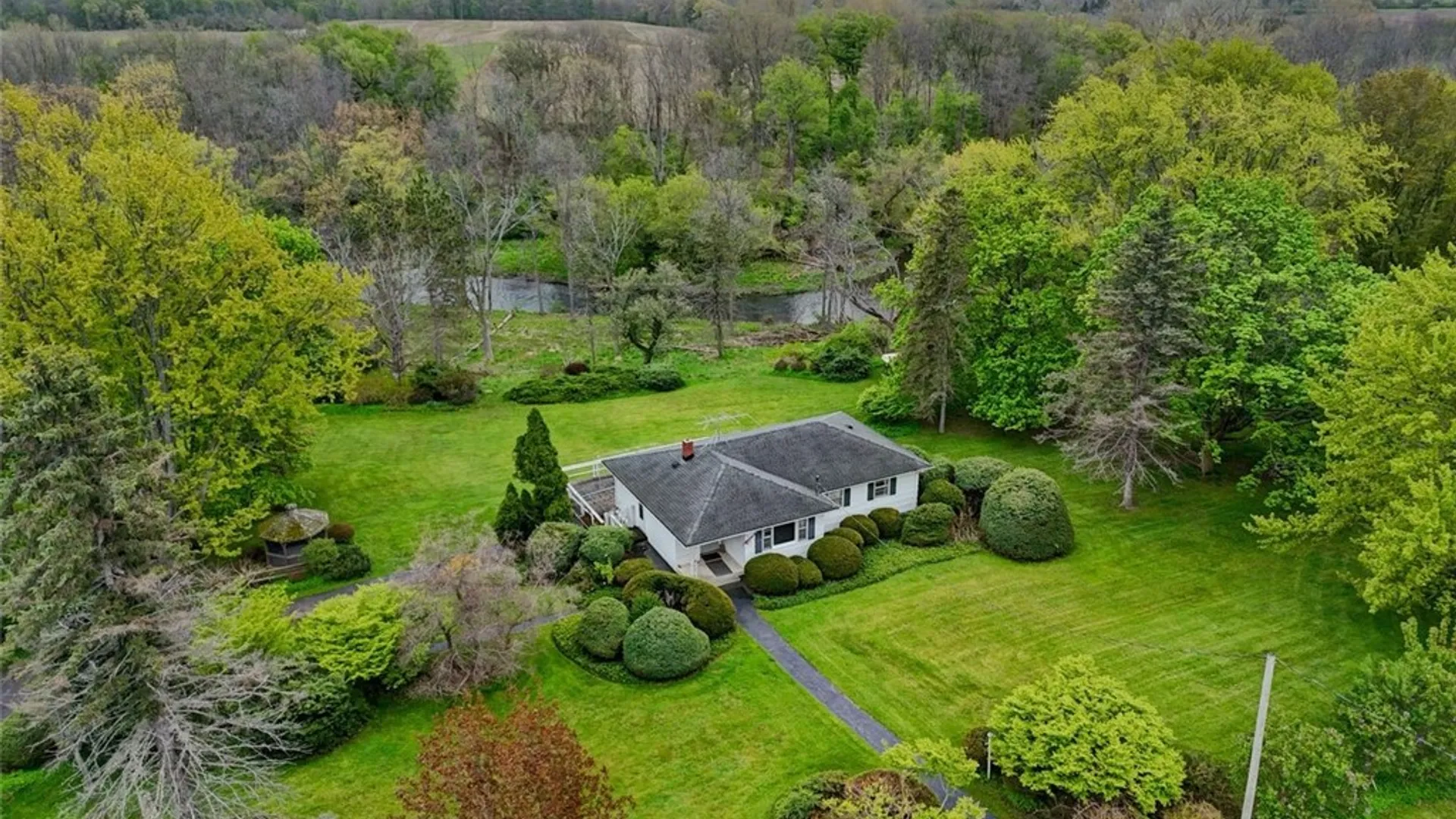 Property at 6612 Bethany Leroy Road, Stafford, NY 14143 37