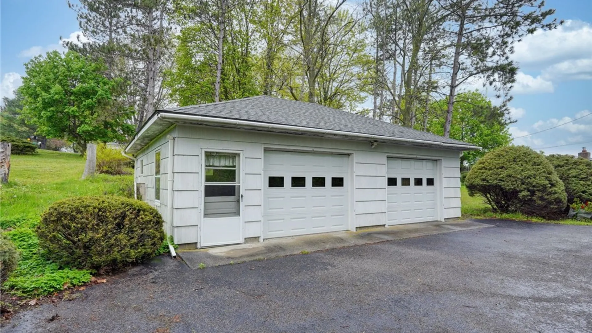 Property at 6612 Bethany Leroy Road, Stafford, NY 14143 48