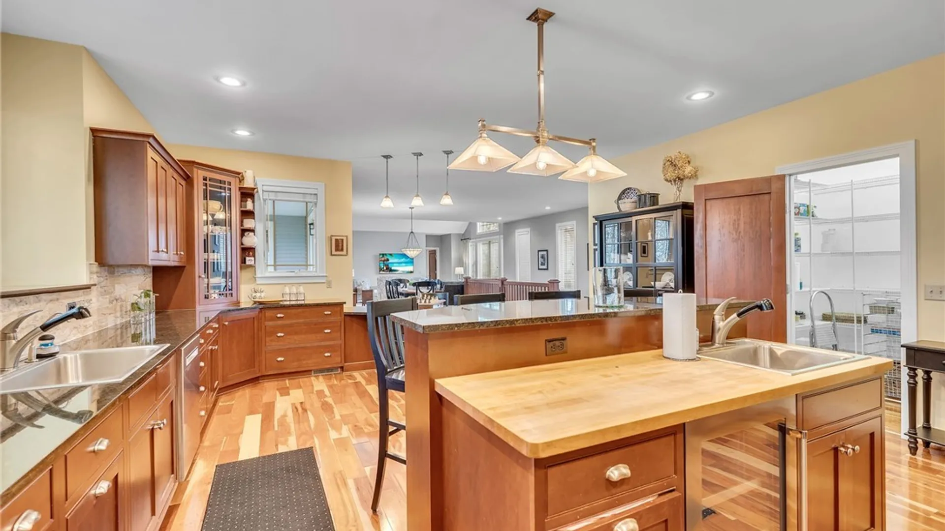 Property at 981 Lakeside Drive, Pembroke, NY 14036 12