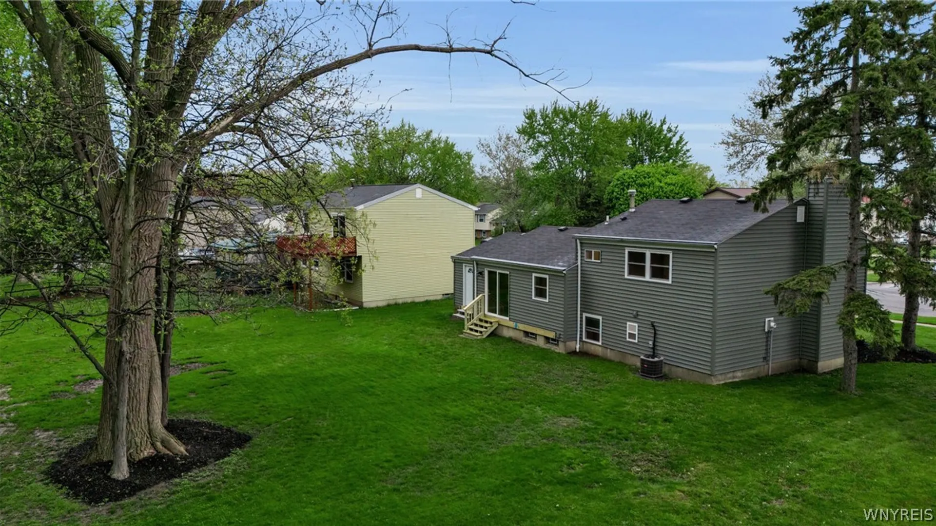 Property at 4584 Buckingham Lane, Hamburg, NY 14075 45