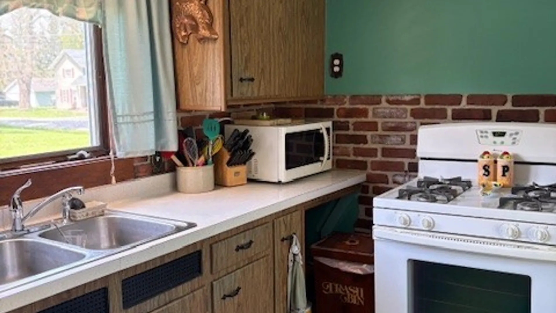 Property at 9748 Watson Avenue, Royalton, NY 14105 16